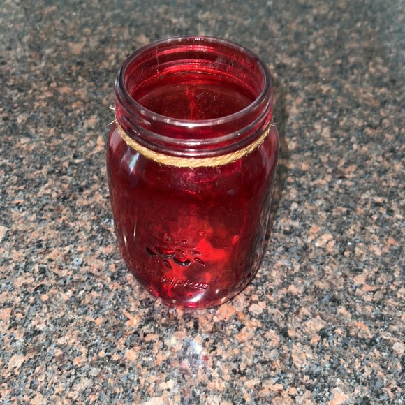Red mason jar vase - Picture 2 of 3
